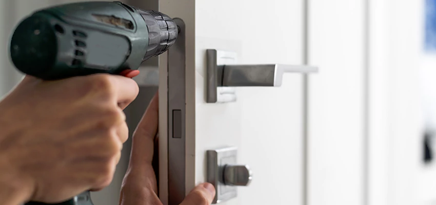 Locksmith For Lock Replacement Near Me in Maywood, CA