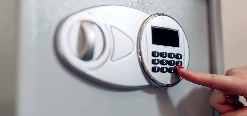 Jewelry Safe Cracking in Maywood, California