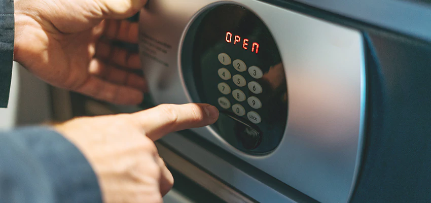 Cash Safe Openers in Maywood, California