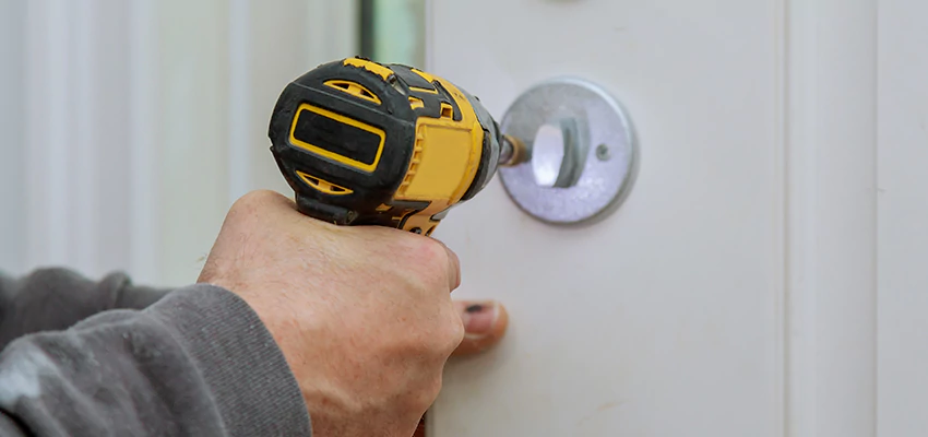 Street Locksmith For Smart Lock Repair in Maywood, CA