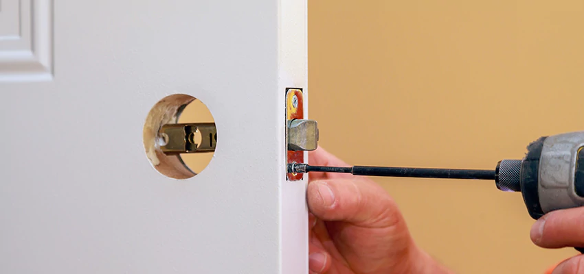 Stuck Door Knobs Repair in Maywood, CA