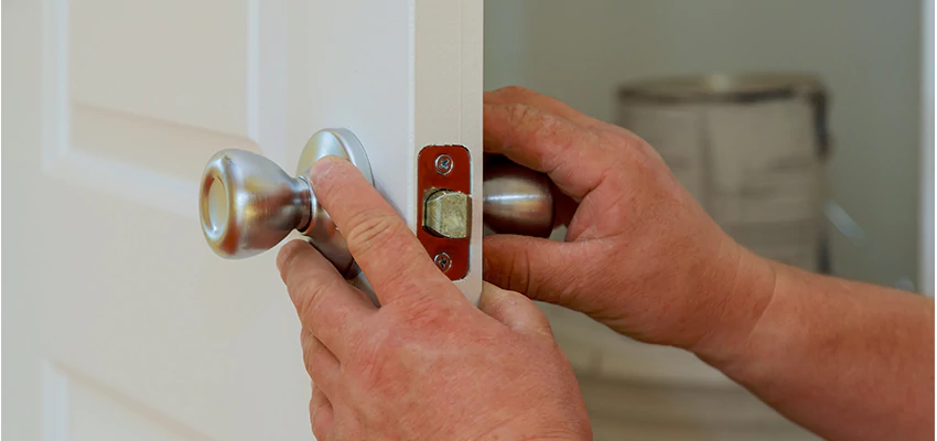 AAA Locksmiths For lock Replacement in Maywood, California