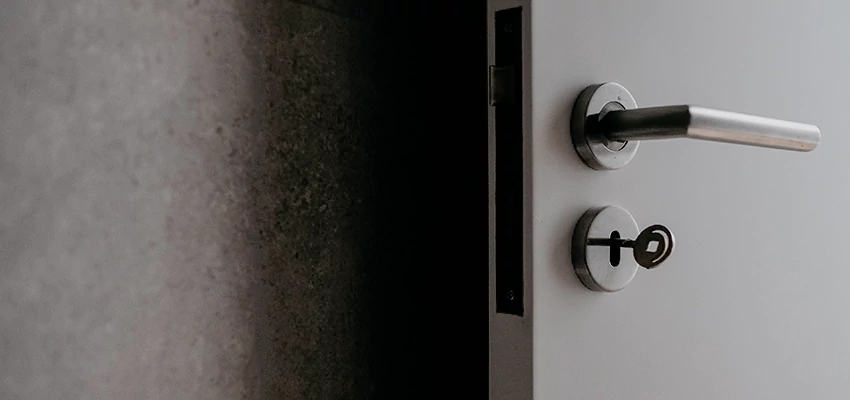 Front Door Handle Repair And Installation in Maywood, CA